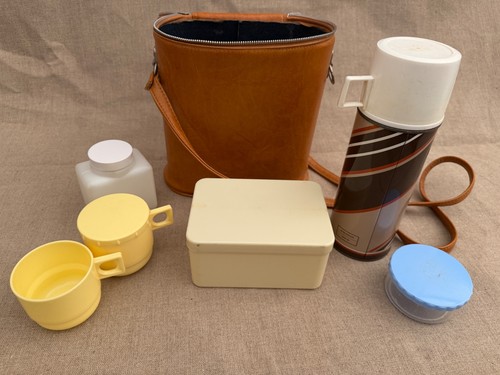 Vintage 1970s retro picnic - vintage,